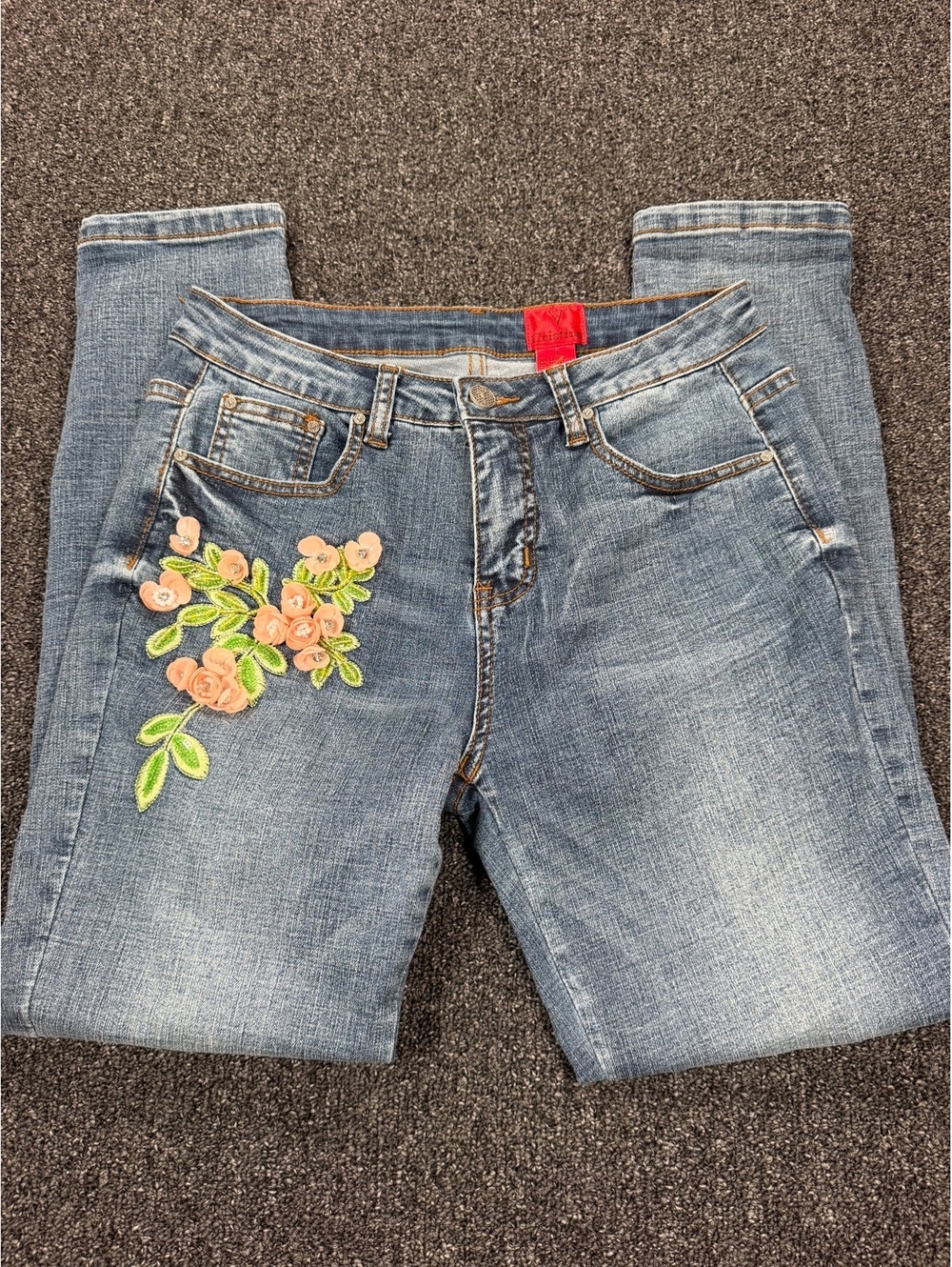 Cristina V Women's Blue floral rhinestone Embroidered Skinny Jeans Size 4